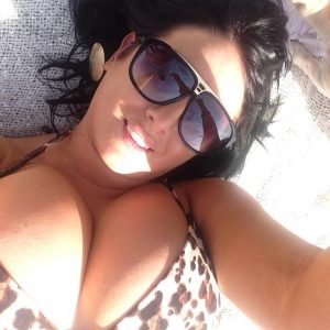 Soumettez-vous à ma volonté Nour - rencontre-Teen-L'Escarène