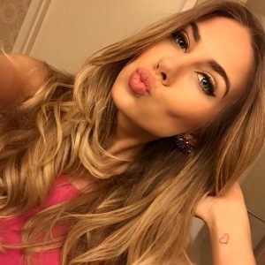Cherche Soumis Dévoué à Saint-Laurent-du-Var Laurine - rencontre-Teen-Saint-Laurent-du-Var