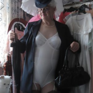 Si t’as besoin d’une femme qui te remet à ta place Fabienne - rencontre-Dominatrice-Lantosque