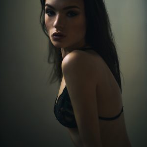 Envie de me soumettre à un vrai dominant ? Mélina - rencontre-Dominatrice-Beausoleil